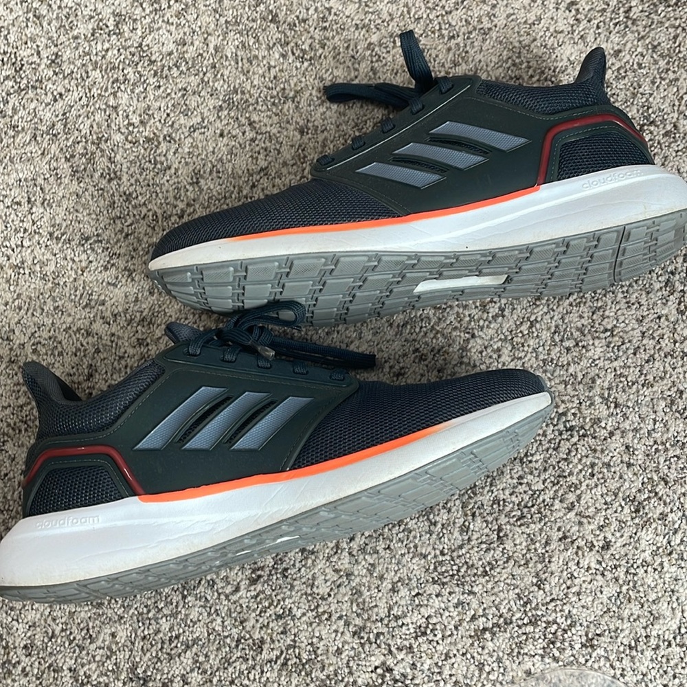 Adidas size 11 cloud foam, like new maybe worn twice